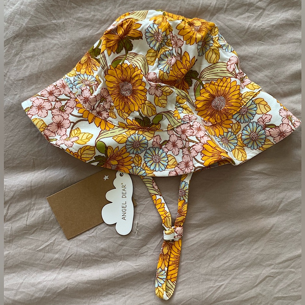 NWT Angel Dear hat in Sunflower print, size 0-12